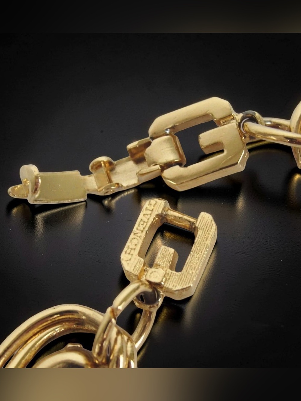 GIVENCHY Crystal Chain Link Necklace ✨🤩 - Picture 5 of 13